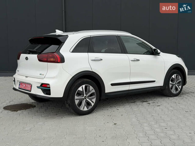 Белый Киа Niro, объемом двигателя 0 л и пробегом 39 тыс. км за 23400 $, фото 75 на Automoto.ua