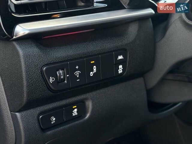 Белый Киа Niro, объемом двигателя 0 л и пробегом 72 тыс. км за 23600 $, фото 37 на Automoto.ua