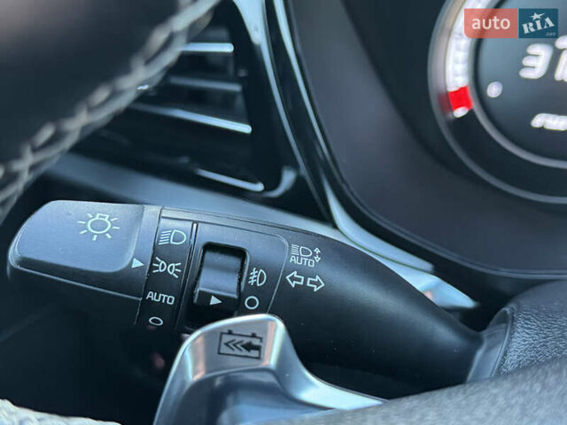 Белый Киа Niro, объемом двигателя 0 л и пробегом 18 тыс. км за 21999 $, фото 62 на Automoto.ua