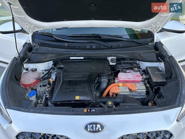 Белый Киа Niro, объемом двигателя 1.58 л и пробегом 18 тыс. км за 25900 $, фото 36 на Automoto.ua