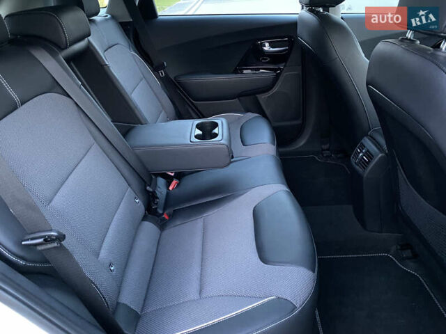 Білий Кіа Niro, об'ємом двигуна 0 л та пробігом 68 тис. км за 20750 $, фото 38 на Automoto.ua