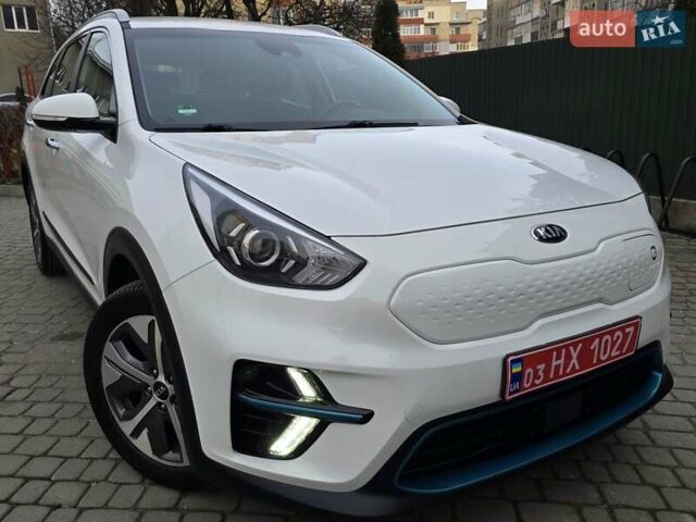 Белый Киа Niro, объемом двигателя 0 л и пробегом 149 тыс. км за 17499 $, фото 1 на Automoto.ua