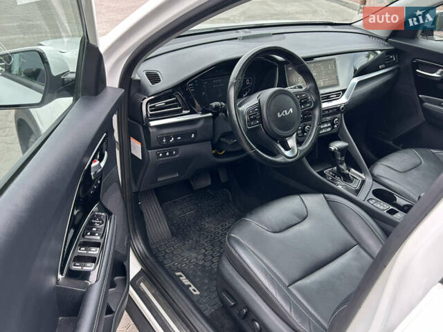 Белый Киа Niro, объемом двигателя 1.58 л и пробегом 54 тыс. км за 22900 $, фото 25 на Automoto.ua