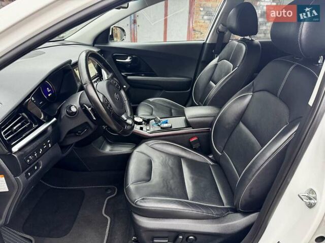 Белый Киа Niro, объемом двигателя 0 л и пробегом 160 тыс. км за 19400 $, фото 40 на Automoto.ua