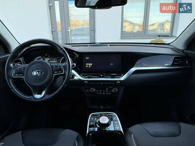 Белый Киа Niro, объемом двигателя 0 л и пробегом 80 тыс. км за 17800 $, фото 51 на Automoto.ua