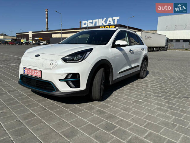 Белый Киа Niro, объемом двигателя 0 л и пробегом 80 тыс. км за 22319 $, фото 4 на Automoto.ua