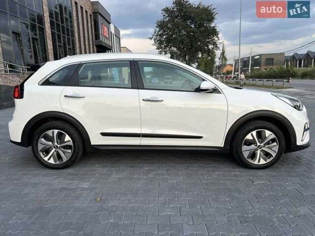 Белый Киа Niro, объемом двигателя 0 л и пробегом 179 тыс. км за 17800 $, фото 12 на Automoto.ua