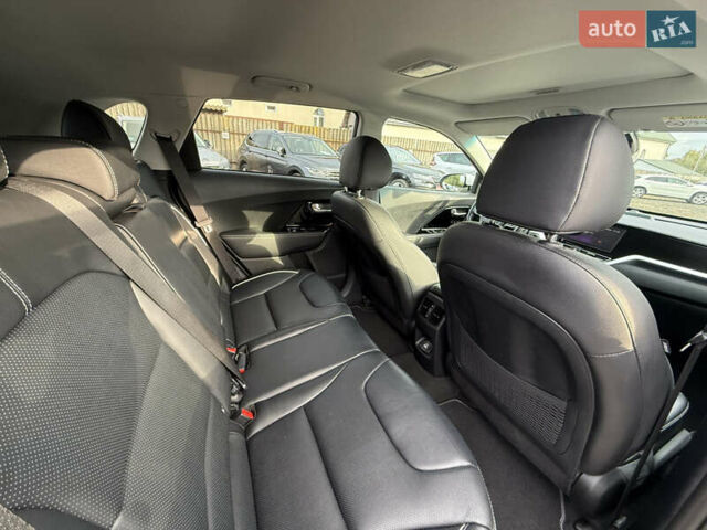 Білий Кіа Niro, об'ємом двигуна 0 л та пробігом 82 тис. км за 23266 $, фото 40 на Automoto.ua