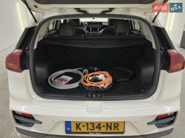 Белый Киа Niro, объемом двигателя 0 л и пробегом 164 тыс. км за 17750 $, фото 70 на Automoto.ua