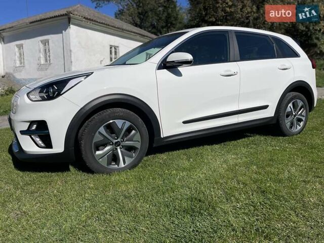 Белый Киа Niro, объемом двигателя 0 л и пробегом 95 тыс. км за 16500 $, фото 26 на Automoto.ua