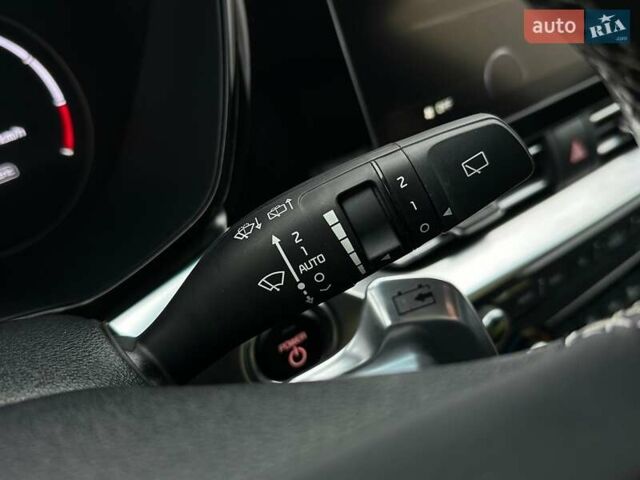 Белый Киа Niro, объемом двигателя 0 л и пробегом 56 тыс. км за 23400 $, фото 39 на Automoto.ua