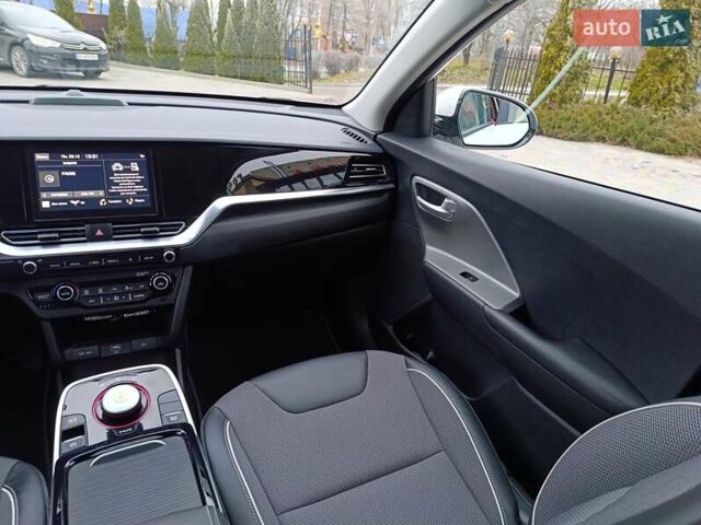 Белый Киа Niro, объемом двигателя 0 л и пробегом 34 тыс. км за 19999 $, фото 41 на Automoto.ua