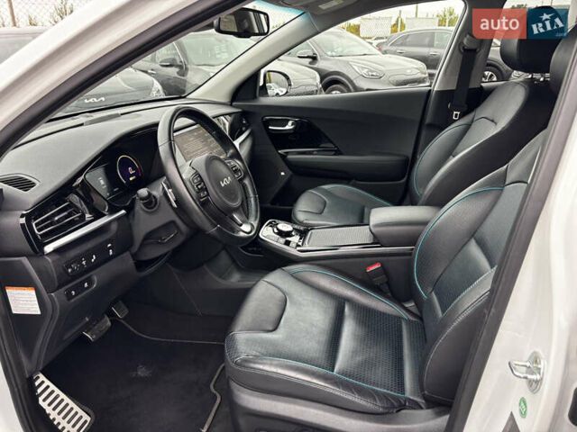 Белый Киа Niro, объемом двигателя 0 л и пробегом 55 тыс. км за 23600 $, фото 7 на Automoto.ua