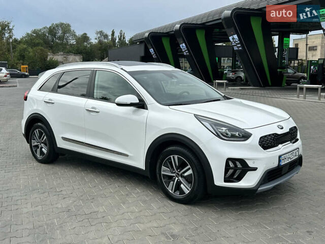 Белый Киа Niro, объемом двигателя 1.58 л и пробегом 54 тыс. км за 22900 $, фото 16 на Automoto.ua