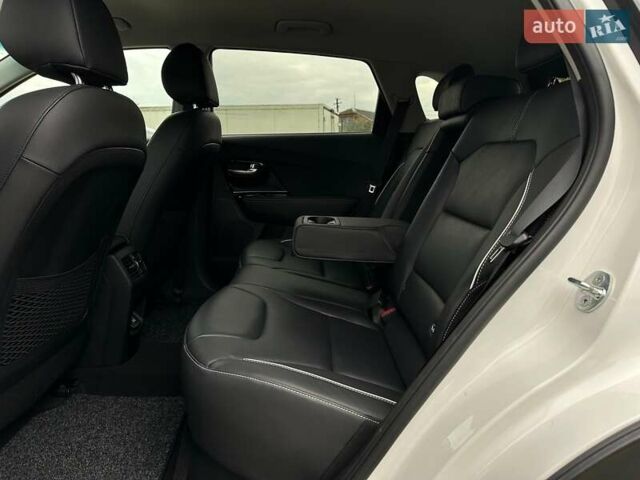 Білий Кіа Niro, об'ємом двигуна 0 л та пробігом 62 тис. км за 24500 $, фото 74 на Automoto.ua