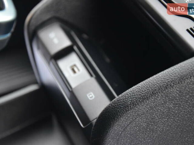 Белый Киа Niro, объемом двигателя 0 л и пробегом 73 тыс. км за 19548 $, фото 64 на Automoto.ua