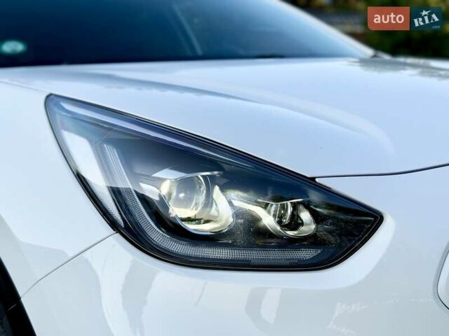 Белый Киа Niro, объемом двигателя 0 л и пробегом 82 тыс. км за 18950 $, фото 25 на Automoto.ua