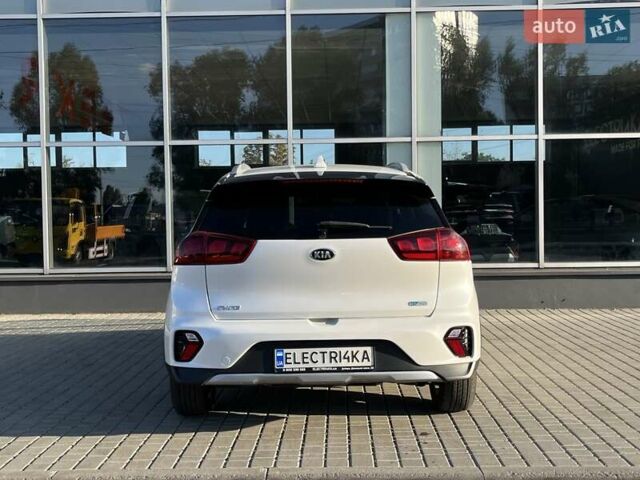 Білий Кіа Niro, об'ємом двигуна 1.58 л та пробігом 17 тис. км за 25900 $, фото 3 на Automoto.ua