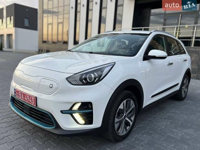 Білий Кіа Niro, об'ємом двигуна 0 л та пробігом 114 тис. км за 18880 $, фото 3 на Automoto.ua