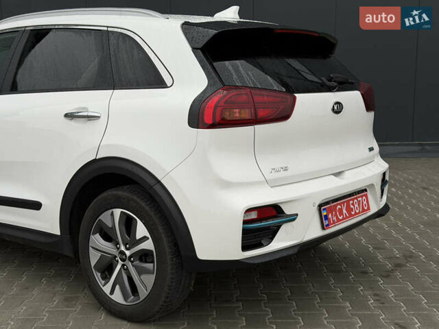 Белый Киа Niro, объемом двигателя 0 л и пробегом 51 тыс. км за 24200 $, фото 90 на Automoto.ua