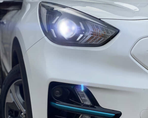 Белый Киа Niro, объемом двигателя 0 л и пробегом 150 тыс. км за 18299 $, фото 29 на Automoto.ua