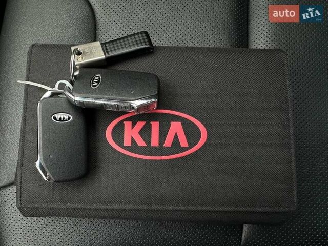 Білий Кіа Niro, об'ємом двигуна 0 л та пробігом 62 тис. км за 24500 $, фото 72 на Automoto.ua