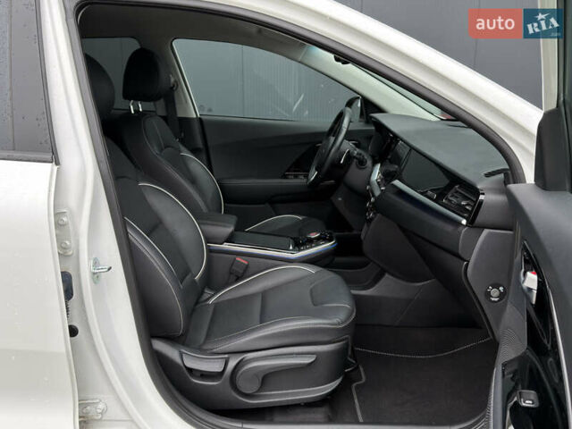 Белый Киа Niro, объемом двигателя 0 л и пробегом 51 тыс. км за 24200 $, фото 62 на Automoto.ua