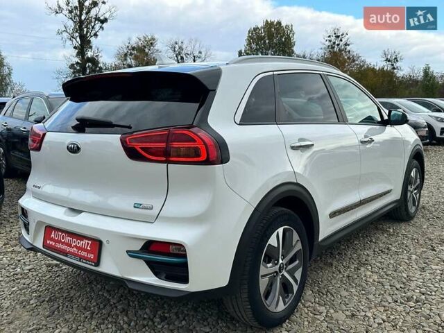 Белый Киа Niro, объемом двигателя 0 л и пробегом 62 тыс. км за 23500 $, фото 24 на Automoto.ua