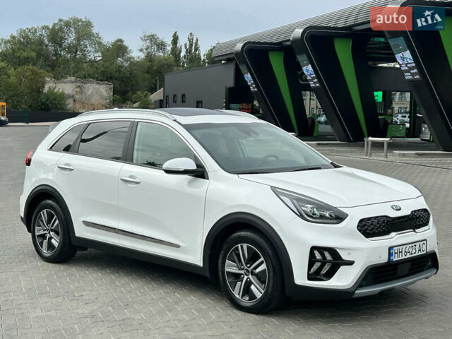 Белый Киа Niro, объемом двигателя 1.58 л и пробегом 54 тыс. км за 22900 $, фото 33 на Automoto.ua
