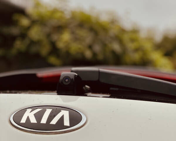 Белый Киа Niro, объемом двигателя 0 л и пробегом 164 тыс. км за 17750 $, фото 35 на Automoto.ua