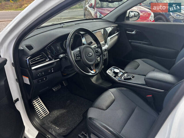 Белый Киа Niro, объемом двигателя 0 л и пробегом 53 тыс. км за 19999 $, фото 13 на Automoto.ua