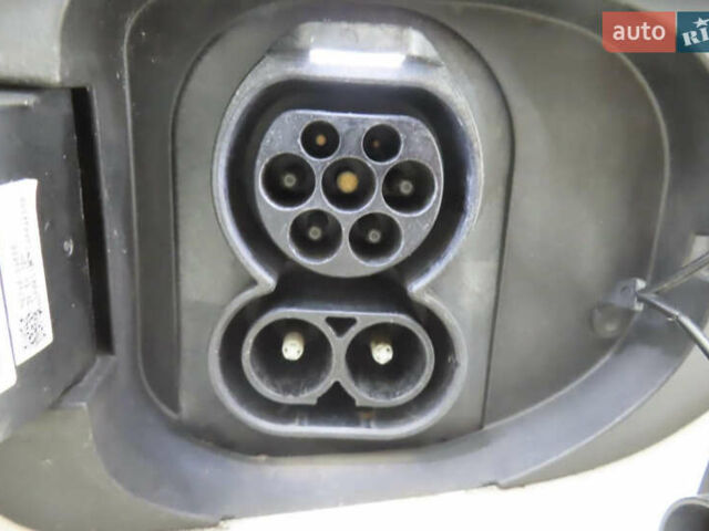 Белый Киа Niro, объемом двигателя 0 л и пробегом 150 тыс. км за 18299 $, фото 45 на Automoto.ua