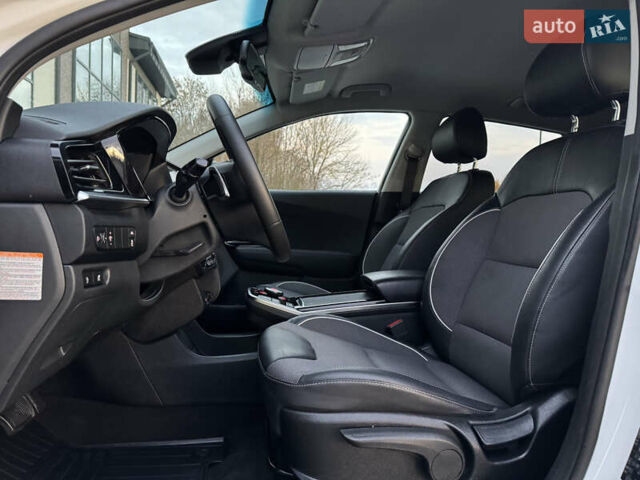 Белый Киа Niro, объемом двигателя 0 л и пробегом 113 тыс. км за 17800 $, фото 43 на Automoto.ua
