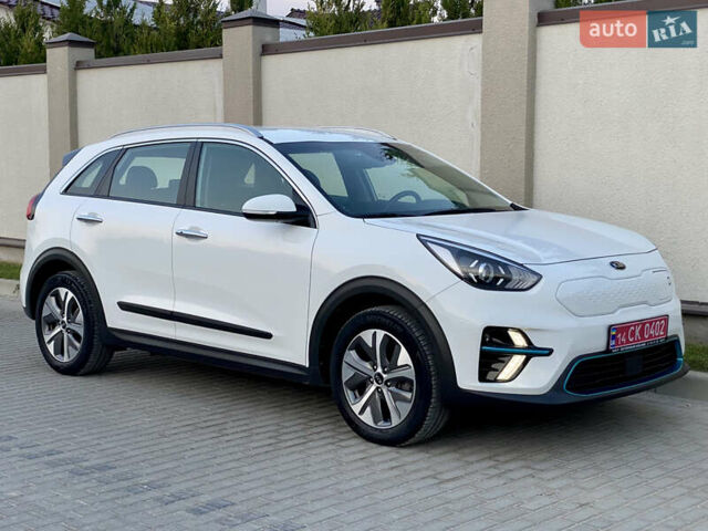 Білий Кіа Niro, об'ємом двигуна 0 л та пробігом 68 тис. км за 20750 $, фото 19 на Automoto.ua