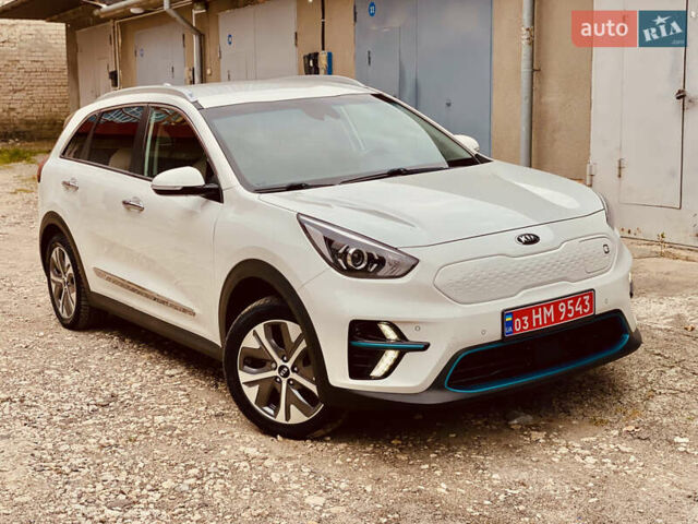 Белый Киа Niro, объемом двигателя 0 л и пробегом 164 тыс. км за 17750 $, фото 5 на Automoto.ua
