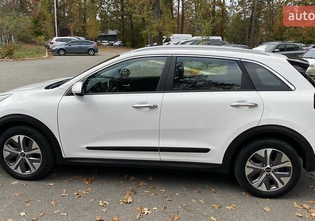 Белый Киа Niro, объемом двигателя 0 л и пробегом 63 тыс. км за 22500 $, фото 17 на Automoto.ua