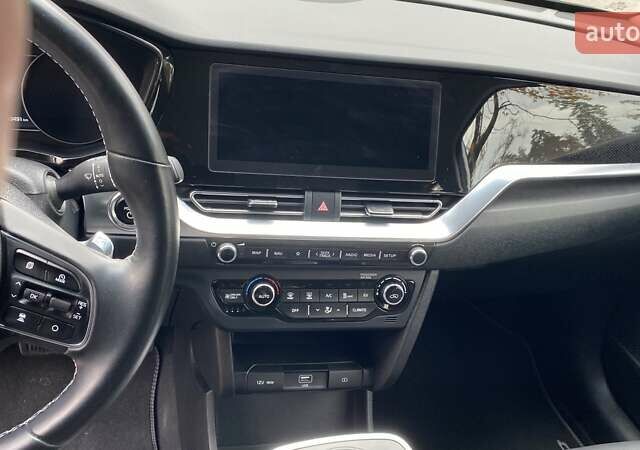 Белый Киа Niro, объемом двигателя 0 л и пробегом 63 тыс. км за 22500 $, фото 24 на Automoto.ua