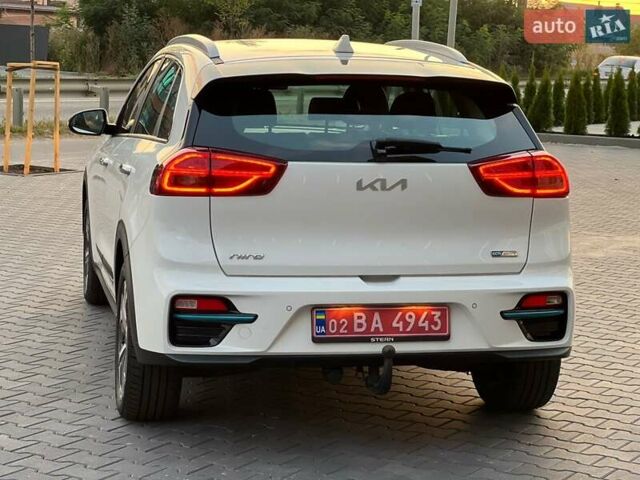 Білий Кіа Niro, об'ємом двигуна 0 л та пробігом 114 тис. км за 18880 $, фото 9 на Automoto.ua