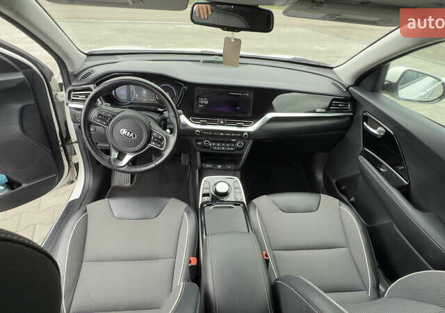 Белый Киа Niro, объемом двигателя 0 л и пробегом 63 тыс. км за 20500 $, фото 31 на Automoto.ua