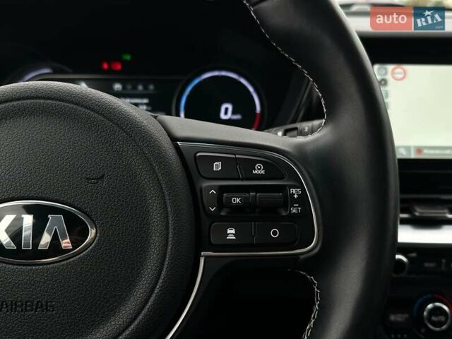 Белый Киа Niro, объемом двигателя 0 л и пробегом 62 тыс. км за 23500 $, фото 10 на Automoto.ua