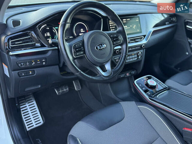 Белый Киа Niro, объемом двигателя 0 л и пробегом 18 тыс. км за 21999 $, фото 35 на Automoto.ua