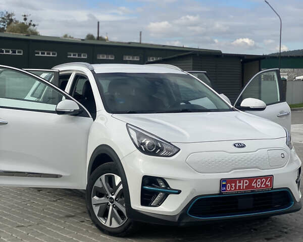 Белый Киа Niro, объемом двигателя 0 л и пробегом 120 тыс. км за 17700 $, фото 6 на Automoto.ua