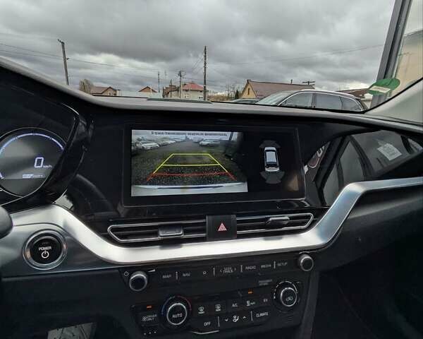 Білий Кіа Niro, об'ємом двигуна 0 л та пробігом 50 тис. км за 17300 $, фото 11 на Automoto.ua
