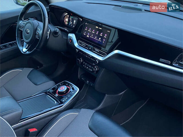 Білий Кіа Niro, об'ємом двигуна 0 л та пробігом 68 тис. км за 20750 $, фото 41 на Automoto.ua