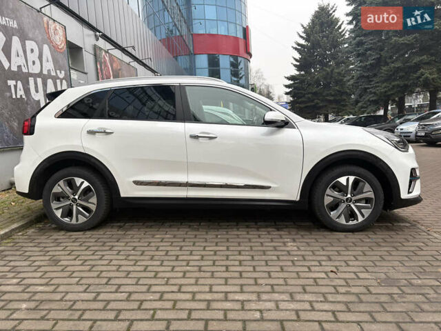 Білий Кіа Niro, об'ємом двигуна 0 л та пробігом 52 тис. км за 20500 $, фото 31 на Automoto.ua