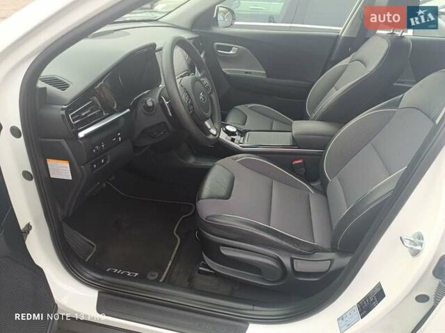 Белый Киа Niro, объемом двигателя 0 л и пробегом 34 тыс. км за 19900 $, фото 3 на Automoto.ua