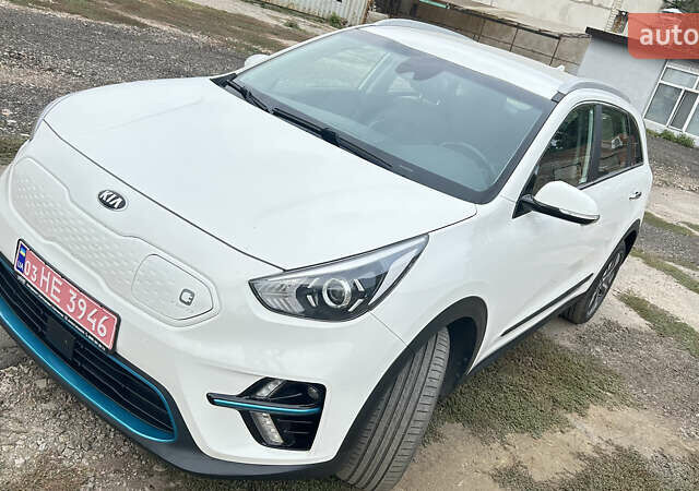 Белый Киа Niro, объемом двигателя 0 л и пробегом 141 тыс. км за 19300 $, фото 7 на Automoto.ua