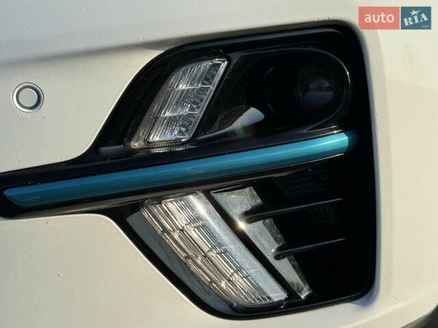 Білий Кіа Niro, об'ємом двигуна 0 л та пробігом 107 тис. км за 20900 $, фото 69 на Automoto.ua