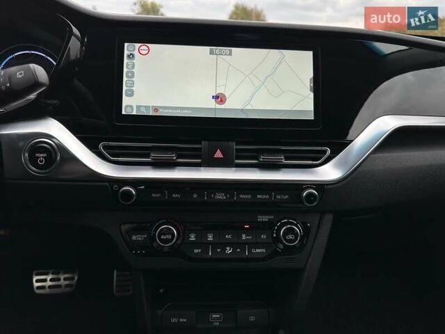 Білий Кіа Niro, об'ємом двигуна 0 л та пробігом 62 тис. км за 24500 $, фото 59 на Automoto.ua