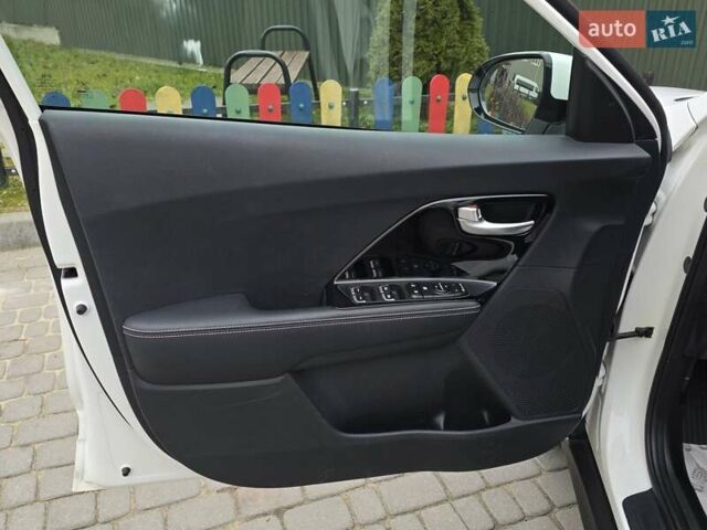 Белый Киа Niro, объемом двигателя 0 л и пробегом 149 тыс. км за 17499 $, фото 20 на Automoto.ua